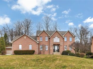 2132 Greenville Cir, North Huntingdon, PA 15642