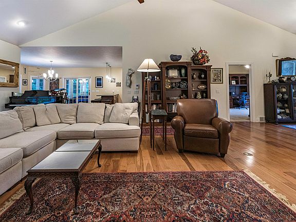 5th image of 3588 Swan Lake Ln