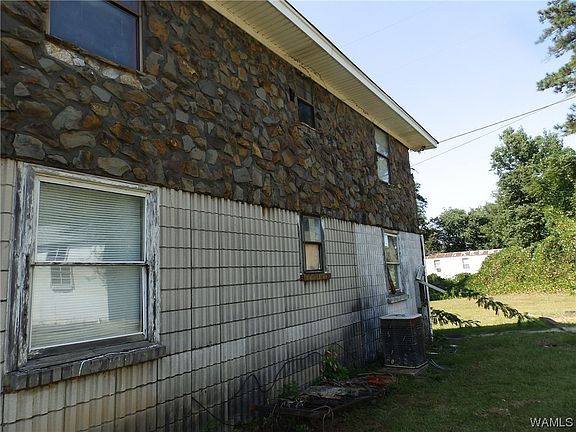 2nd image of 5727 14th Ave E