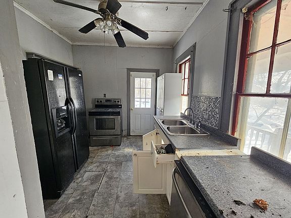 3rd image of 24 Spring St