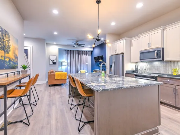 2143 24th Ave N, Nashville, TN 37208