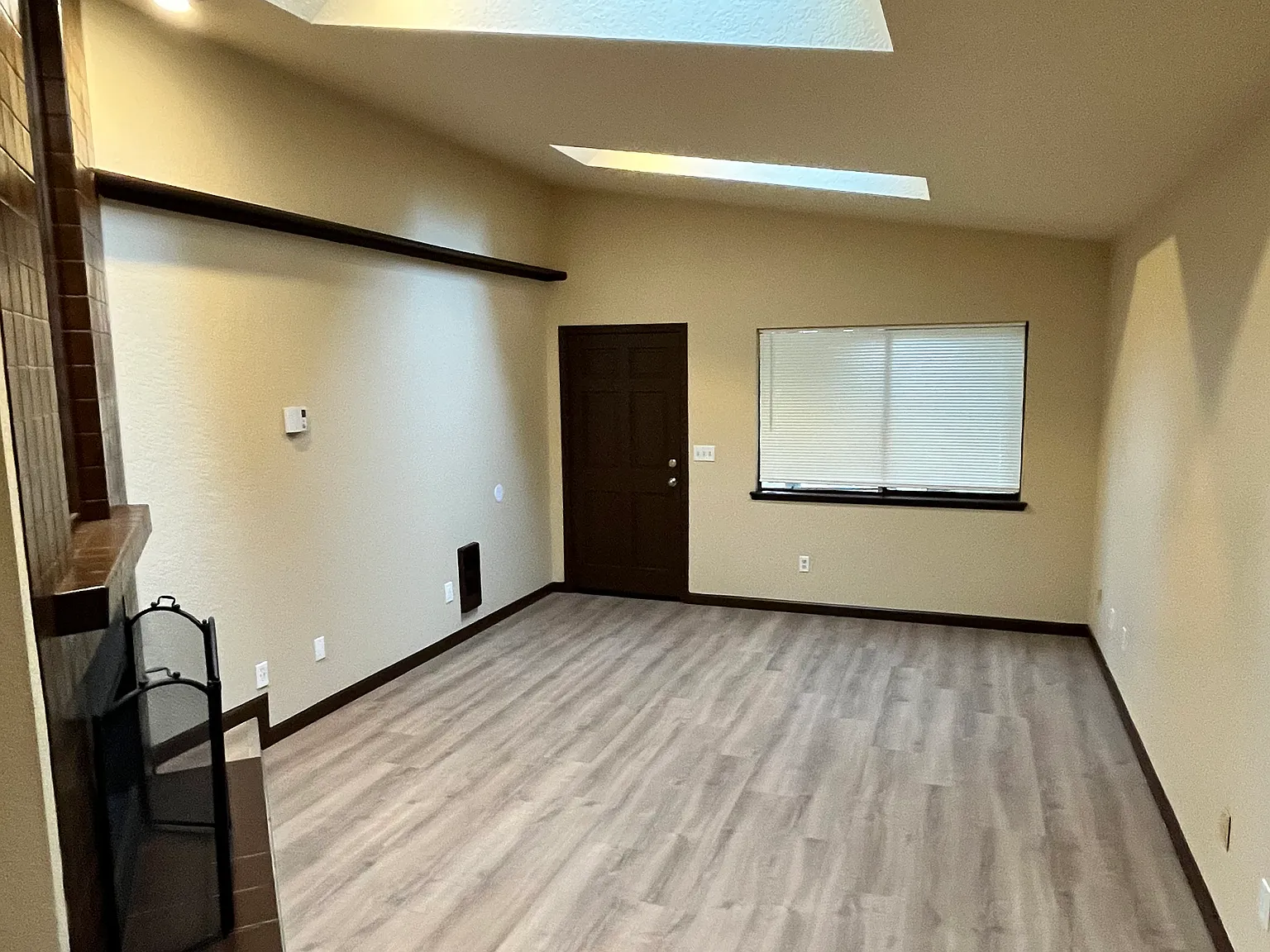 3 bed, 1120 sqft, $2,000 — Photo 3