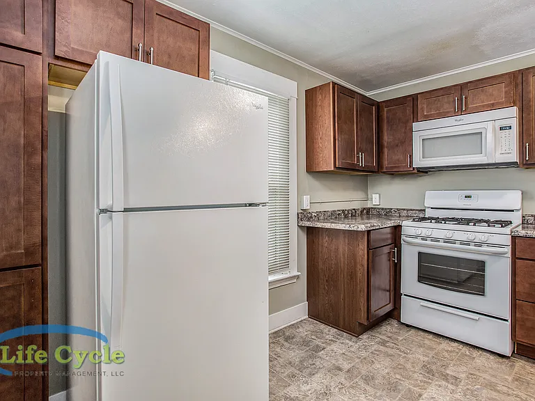 353 Atlas Ave SE #2 — Photo 5