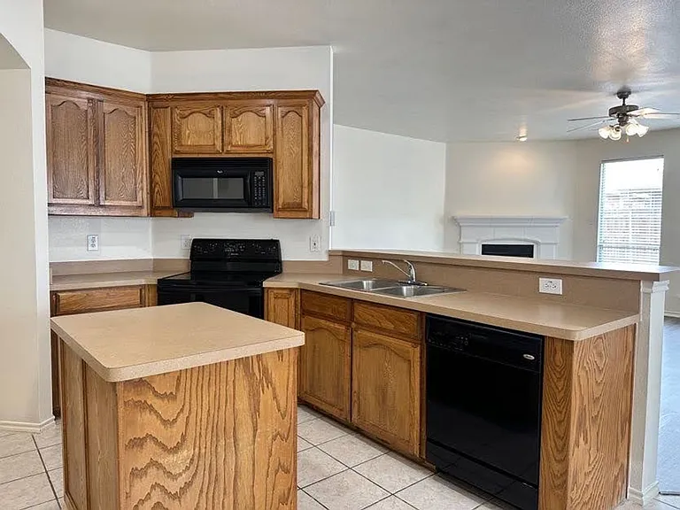 6109 Melanie Dr — Photo 7