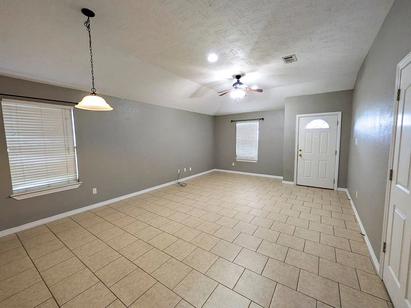 121 - 123 Gage Ave. (Duplex) — Photo 2