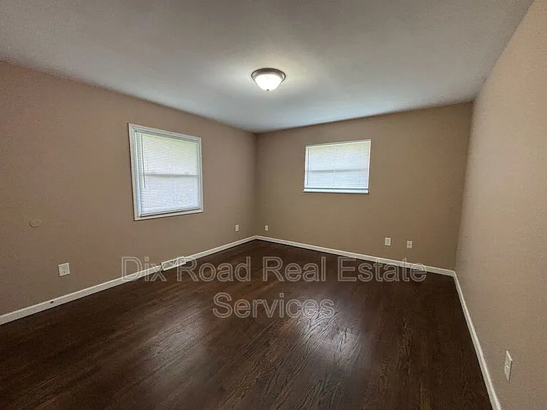 601 Brelsford Ave — Photo 17