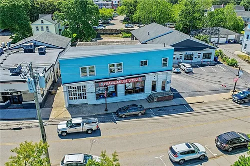 33 Railroad Ave Photo 1