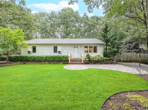 63 Whiskey Road, Coram, NY 11727