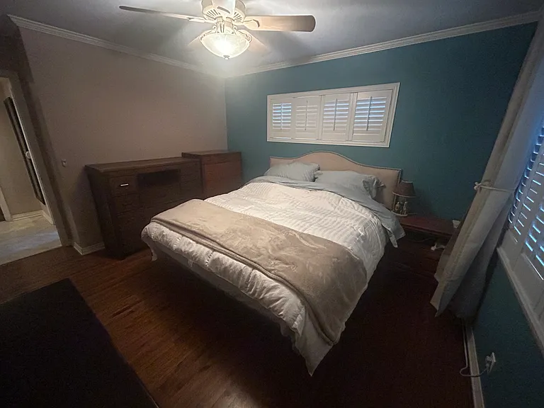 Madonna Dr — Photo 25