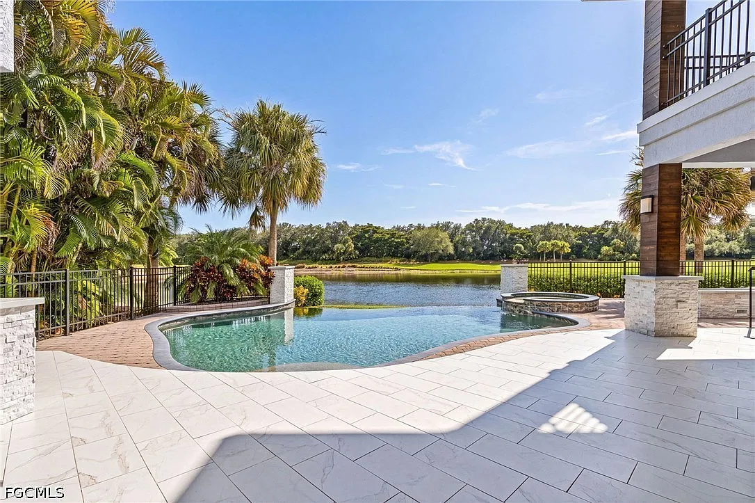 5 bed, 5.0 bath, 3767 sqft, $14,000 — Photo 4