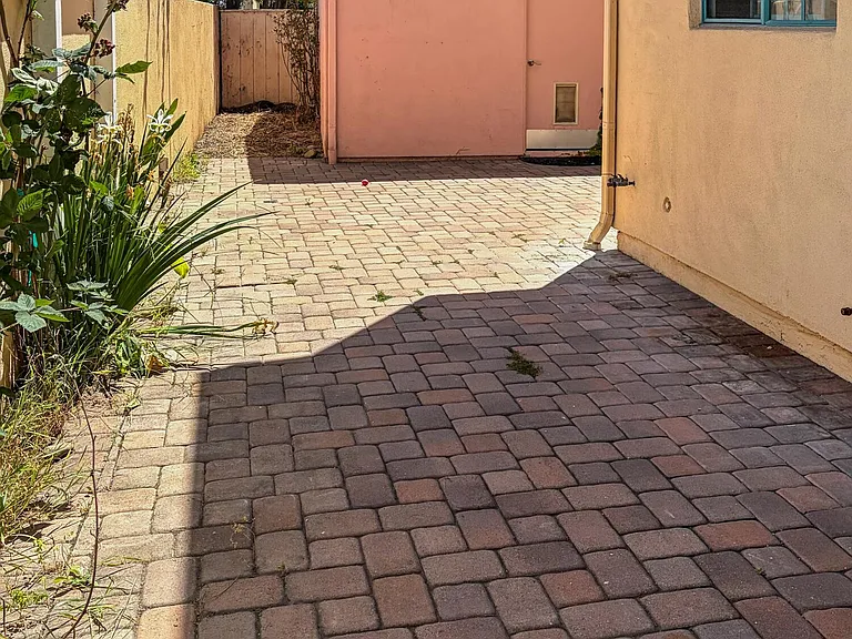 4297 Carpinteria Ave #5 — Photo 20