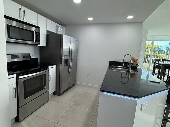 4th image of 1871 NW South River Dr Unit 705