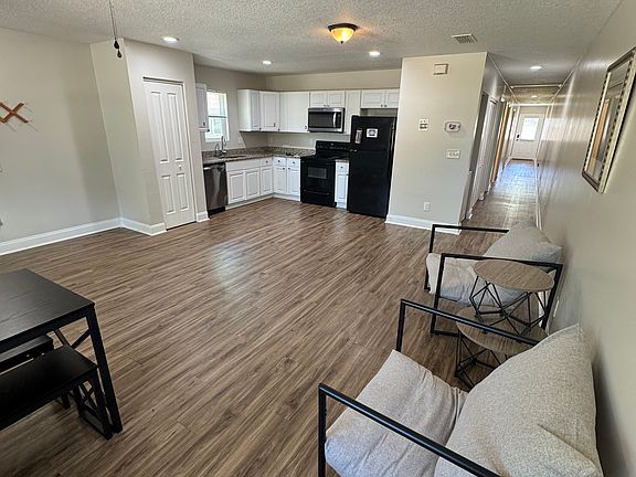 3rd image of 2176 Schumacher Ave #2176