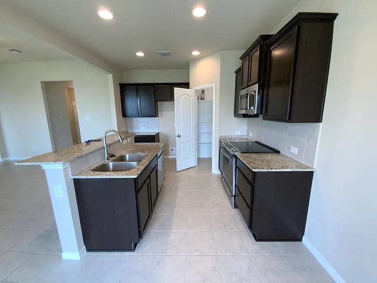1228 Grand Oak Trl — Photo 4