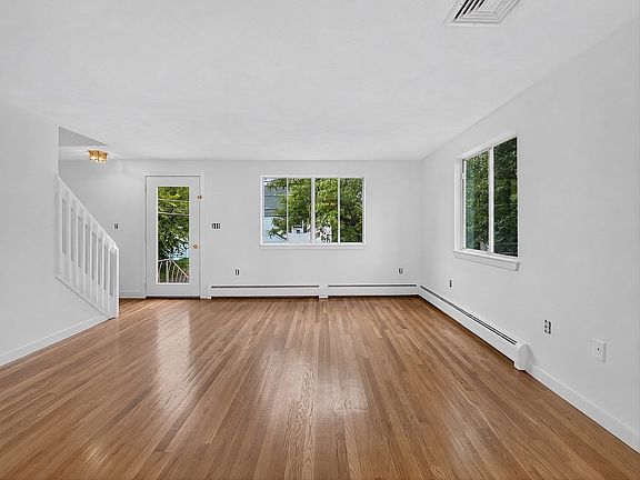 5th image of 74 Loomis St