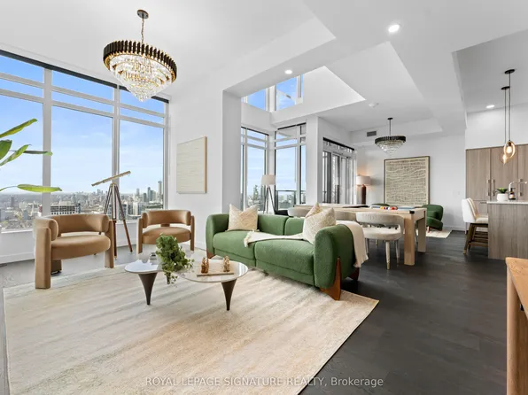1 Concord Cityplace Way #Penthouse 7001, Toronto, ON M5V 0X3