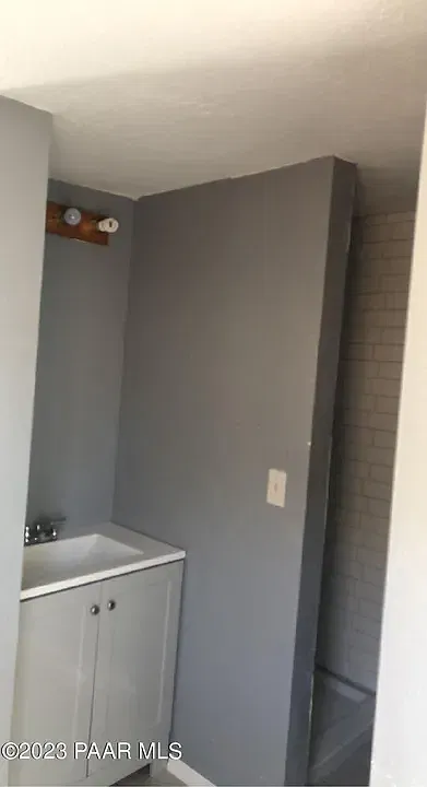 3 bed, 1122 sqft, $1,735 — Photo 3