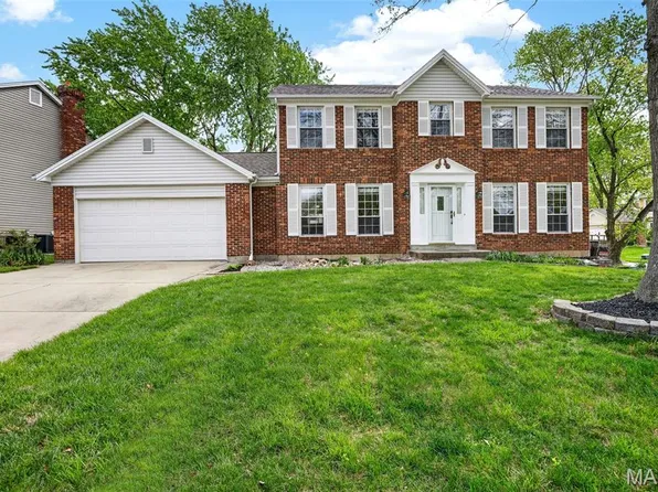 842 Ridgetop Cir, Saint Charles, MO 63304