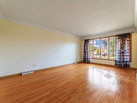 3rd image of 5859 W 64th St