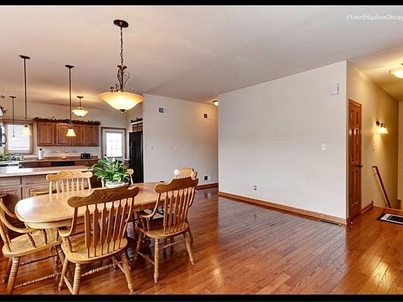 5th image of 21338 Sea Ray Ln