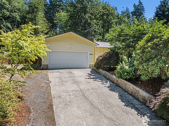 4th image of 19064 10th Avenue NE