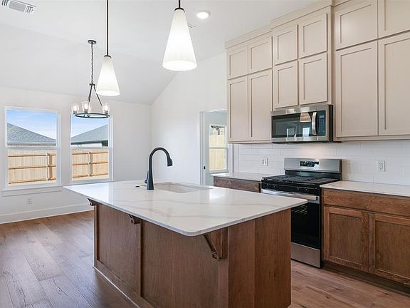 3rd image of 17701 Horne Ln