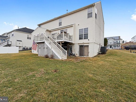 5th image of 230 Summer Grove Dr