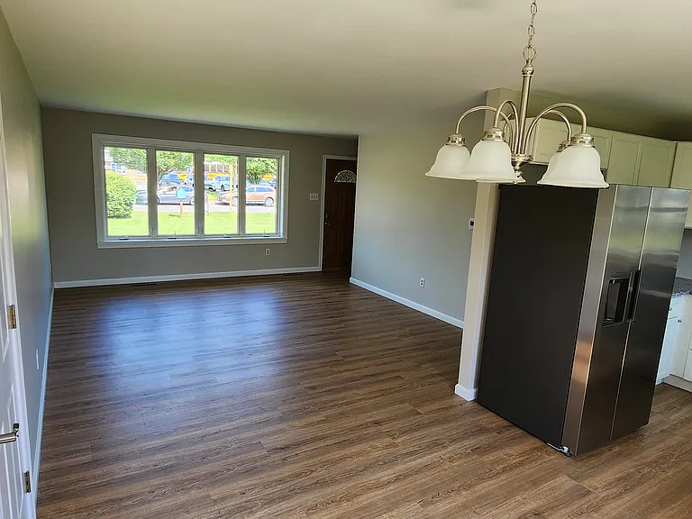407 Maryland Ave — Photo 6