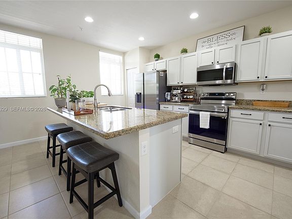 3rd image of 27533 SW 139th Psge