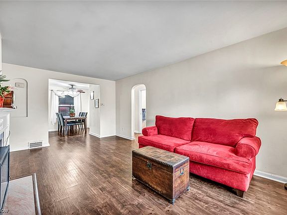 4th image of 128 Jacqueline Dr