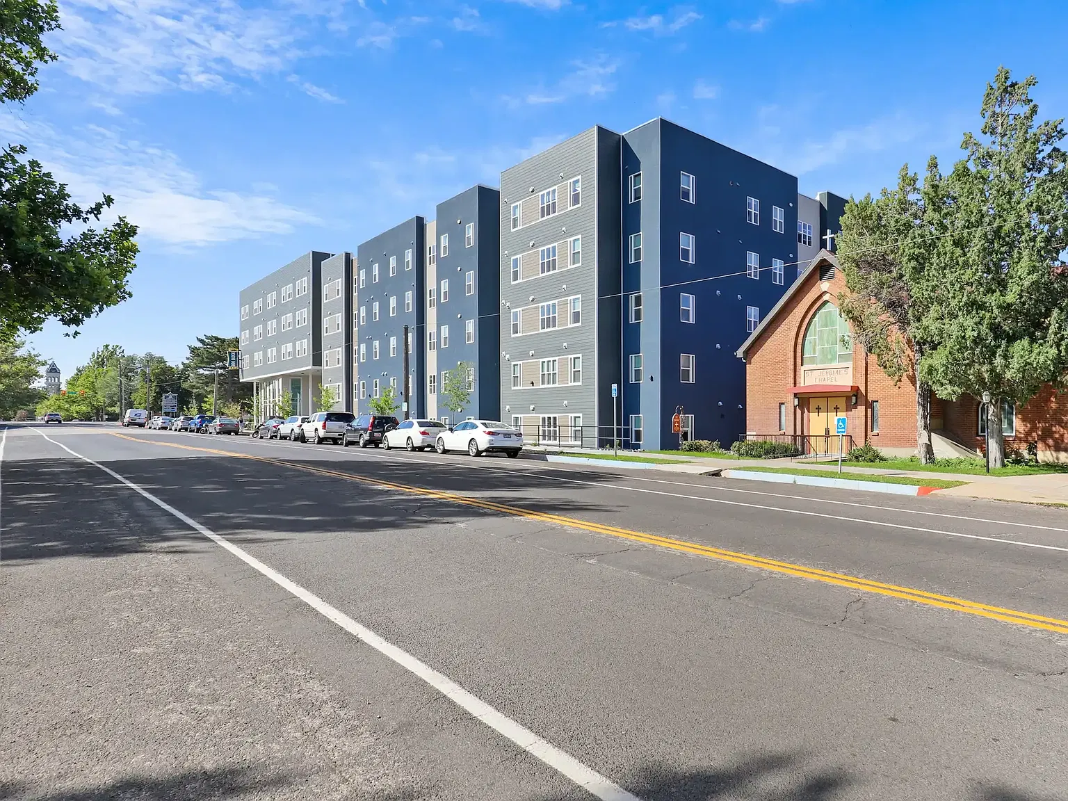 800 Block — Photo 2