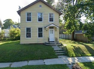 823 N 14th St, Manitowoc, WI 54220