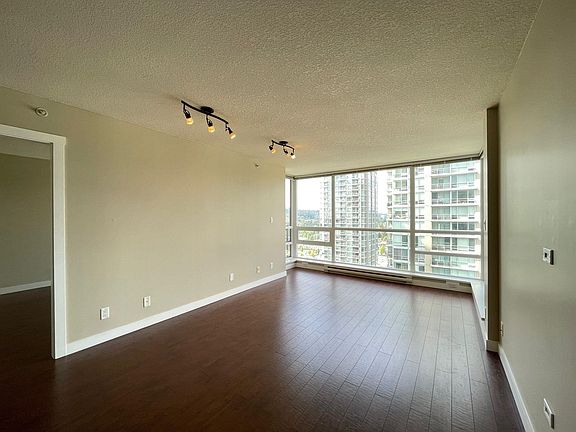3rd image of 2978 Glen Dr #2607