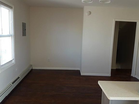 3rd image of 48 Nassau Ave APT 2
