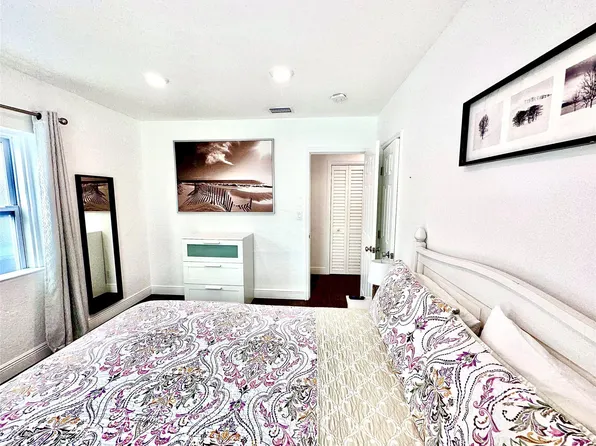 1637 NE 5th Court, Fort Lauderdale, FL 33301