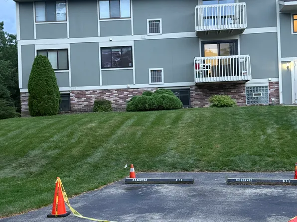 2463 Brook Ledge Rd APT 33B, Bridgeville, PA 15017