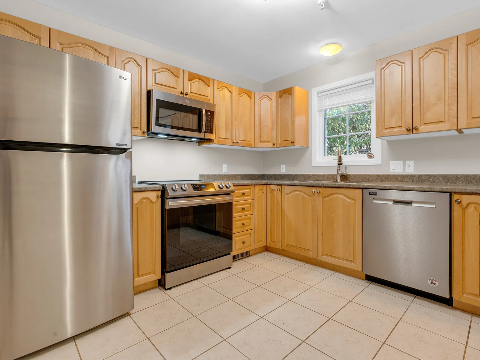 179 Littleton Road, Unit 4, Chelmsford, MA 01824 - 4 — Photo 3