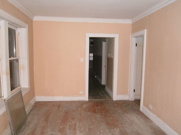3rd image of 1504 N Monticello Ave