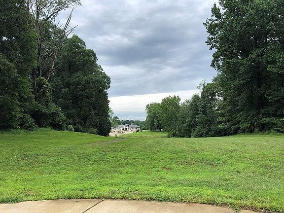 2nd image of 611 Clearcrest Ln