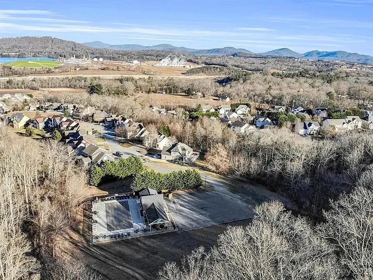 5 Maxim Ct — Photo 33