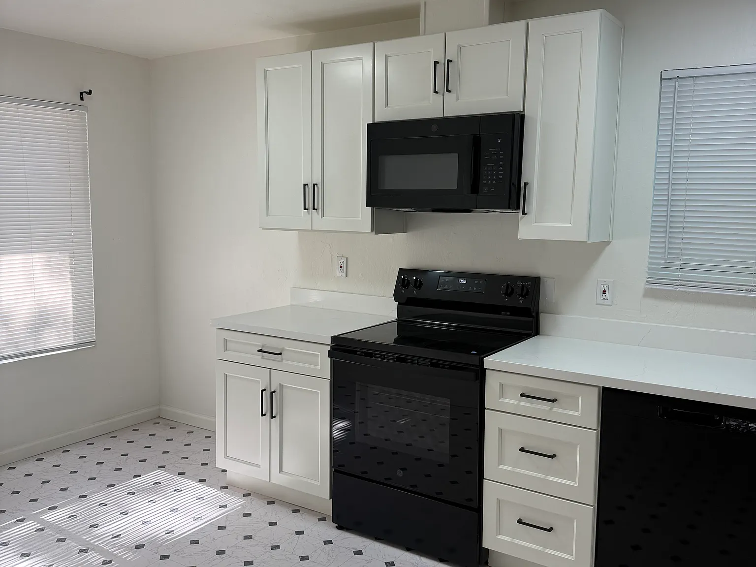 2 bed, 855 sqft, $2,150 — Photo 3