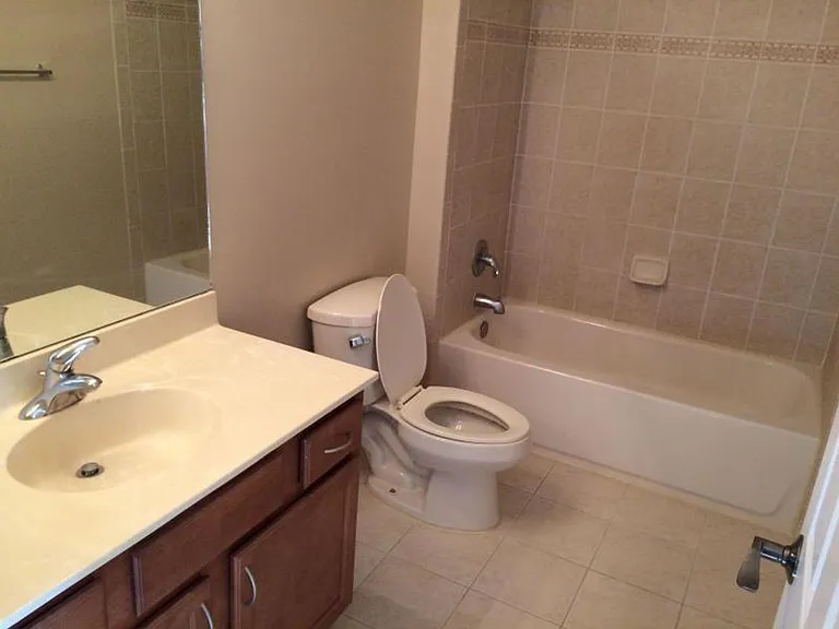 590 Amador Ln #4 — Photo 11