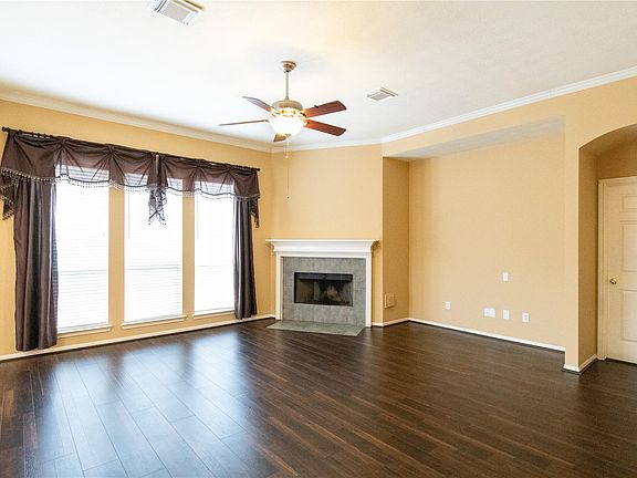5th image of 2502 Sunburst Ln