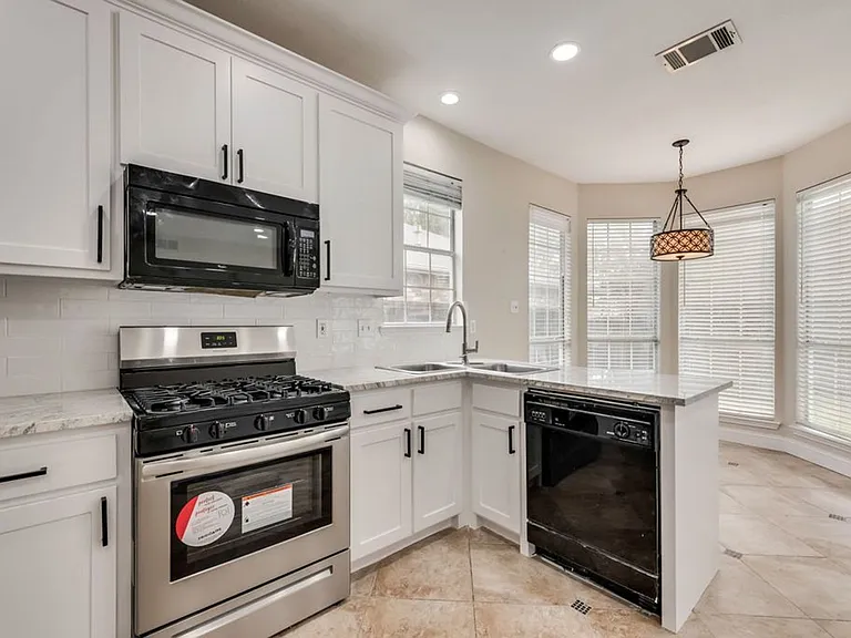 3009 Larkspur Ct — Photo 9