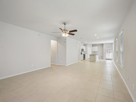 3rd image of 3225 Sedge Grass Dr