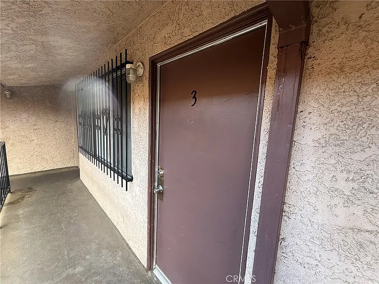 469 W Oliver St #3 — Photo 3