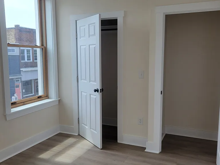 104 N Front St — Photo 10