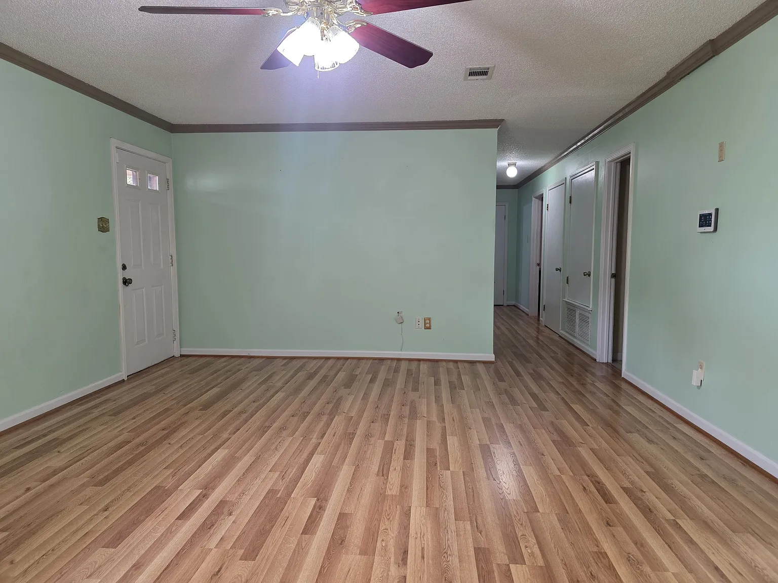 3 bed, 1412 sqft, $1,300 — Photo 4
