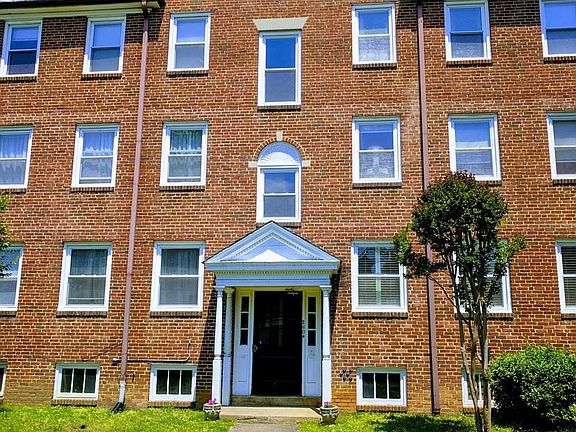 4th image of 2604 Kensington Ave APT 06