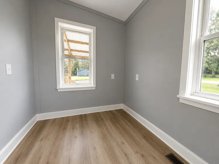 718 E Brady Rd — Photo 6